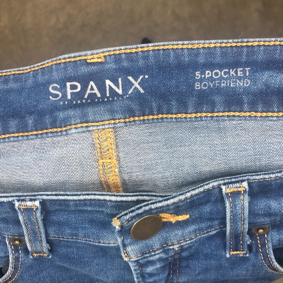 SPANX Boyfriend Jeans 29 Hi Rise - Picture 3 of 13